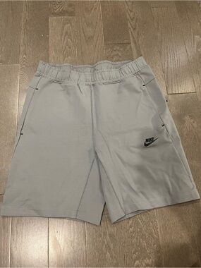 Nike Tech Men’s Light Gray Athletic Shorts